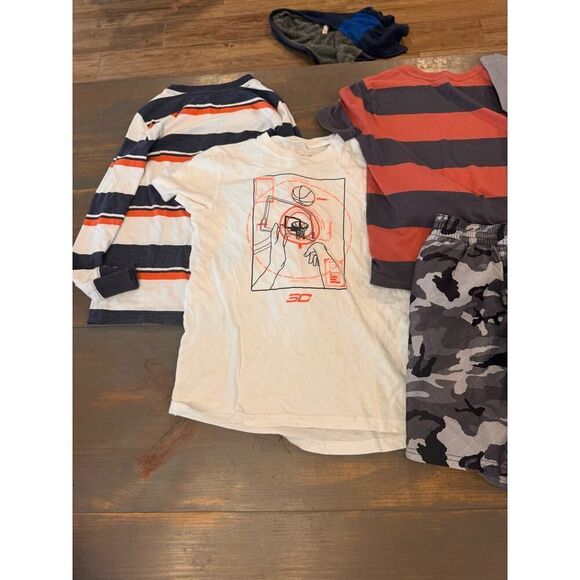 BOYS BUNDLE OF CLOTHING - Picture 2 of 8
